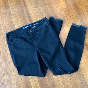 Hollister low rise super skinny cropped jeans black size 0